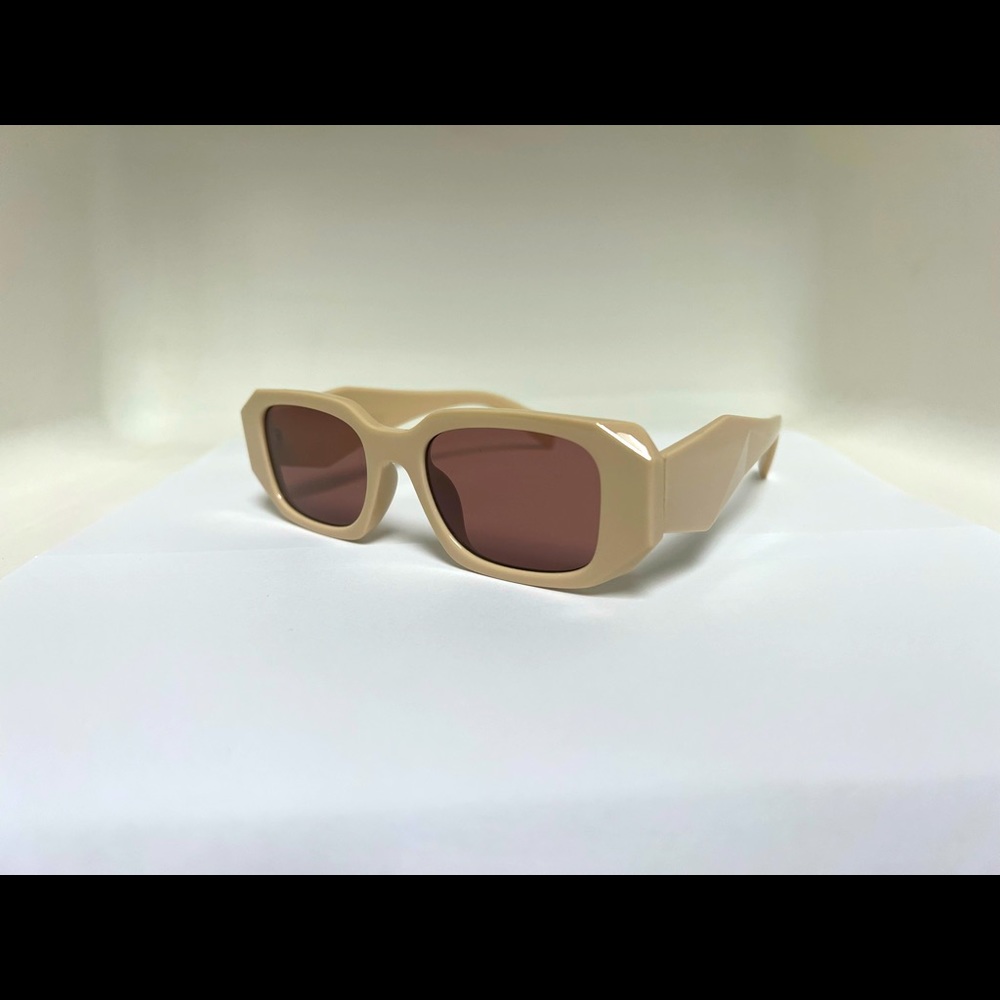 ‼️SOLD‼️ Square Shaped Sunglasses